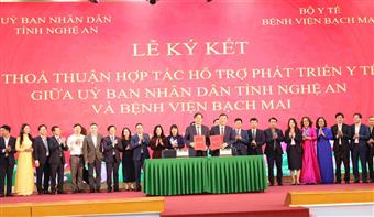 BỆNH VIỆN PHỔI NGHỆ AN THAM GIA CÙNG ĐOÀN CÔNG TÁC LÃNH ĐẠO TỈNH KÝ KẾT HỢP TÁC Y TẾ GIỮA NGHỆ AN VÀ BỆNH VIỆN BẠCH MAI 