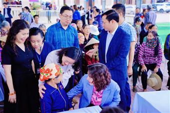 BỆNH VIỆN PHỔI NGHỆ AN ĐỒNG HÀNH CÙNG HỘI THẦY THUỐC TRẺ VIỆT NAM KHÁM BỆNH TÌNH NGUYỆN TẠI XÃ AN CHÂU 