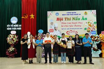 SÔI NỔI HỘI THI NẤU ĂN CHÀO MỪNG NGÀY THẦY THUỐC VIỆT NAM VÀ QUỐC TẾ PHỤ NỮ 